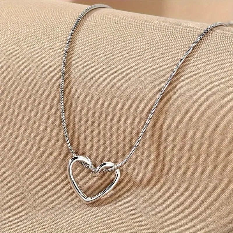 Love's knot Necklace